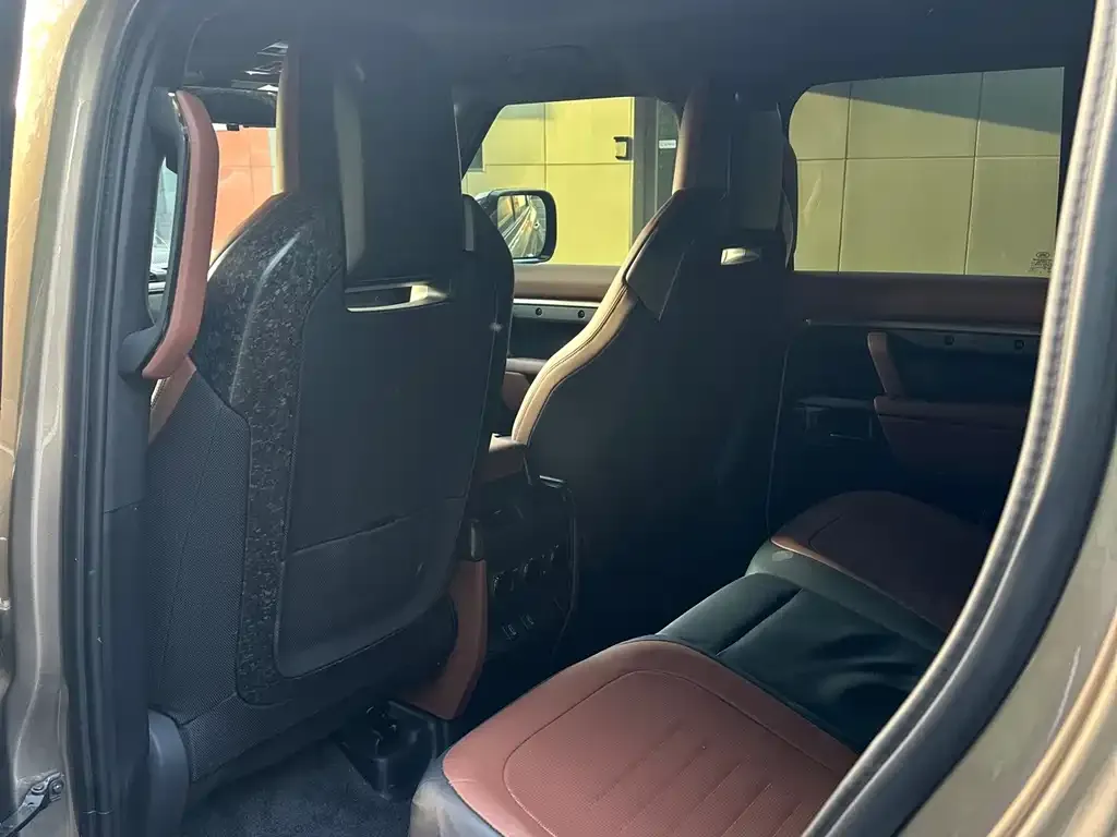 Land Rover Defender — фото 2