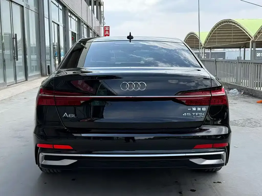 Audi A6L — фото 2