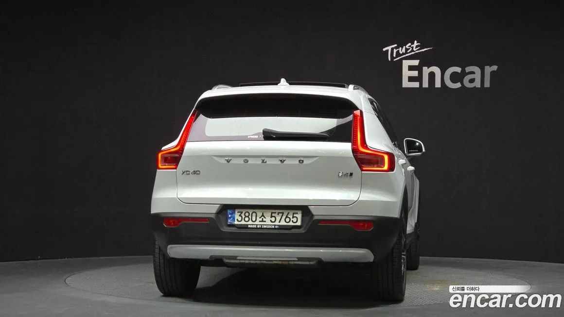 Volvo XC40 — фото 4