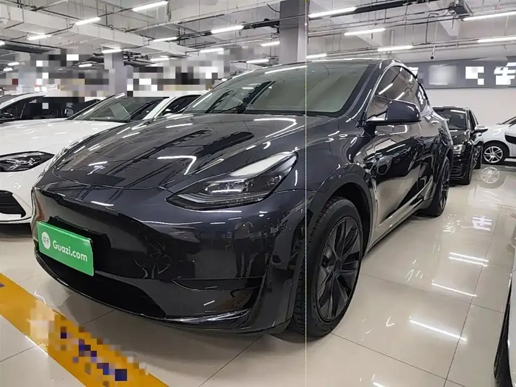 Tesla Model Y — фото 1