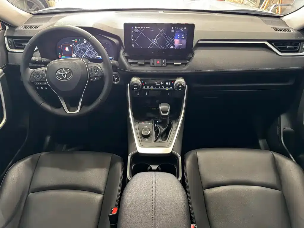 Toyota RAV4 — фото 8