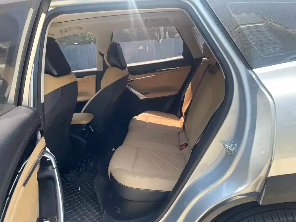 Geely Boyue L 2024 из CN, фото 5