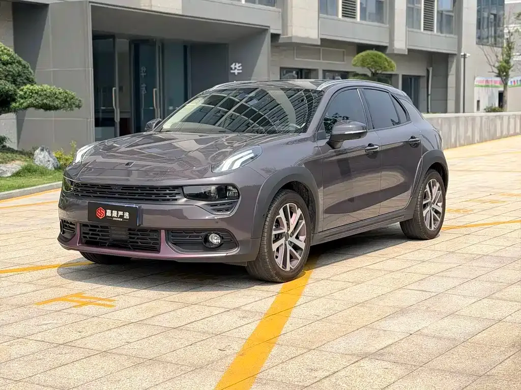 Lynk & Co 02