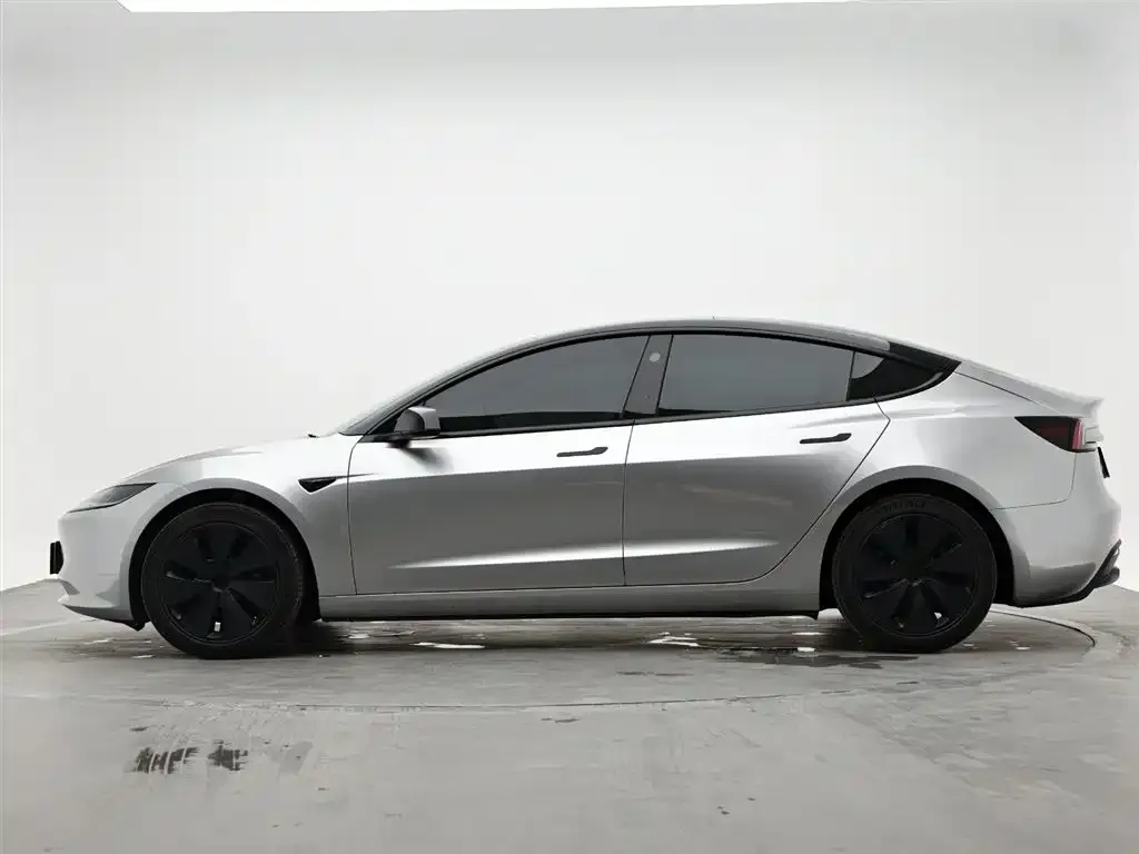 Tesla Model 3 — фото 10