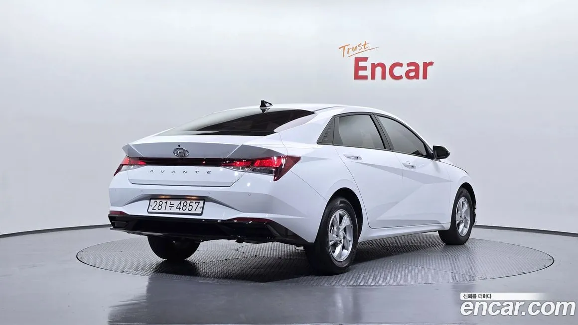 Hyundai AVANTE — фото 3