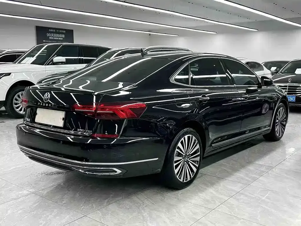Volkswagen Passat — фото 8