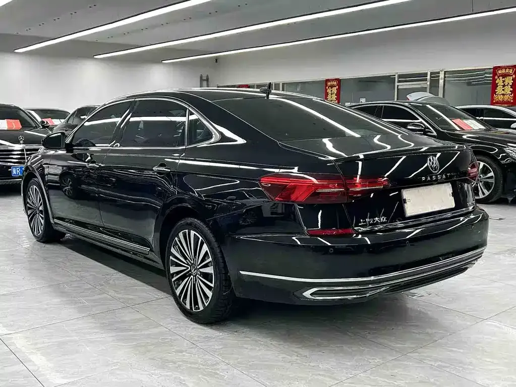 Volkswagen Passat — фото 7