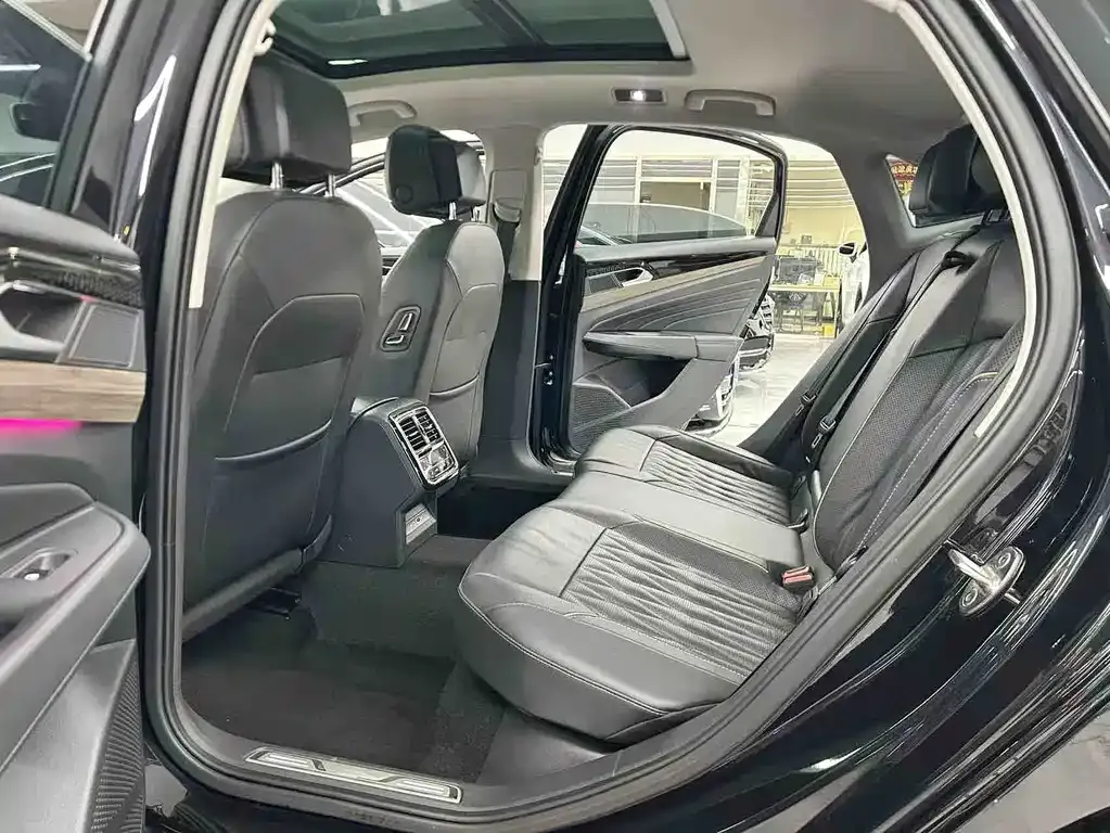 Volkswagen Passat — фото 9