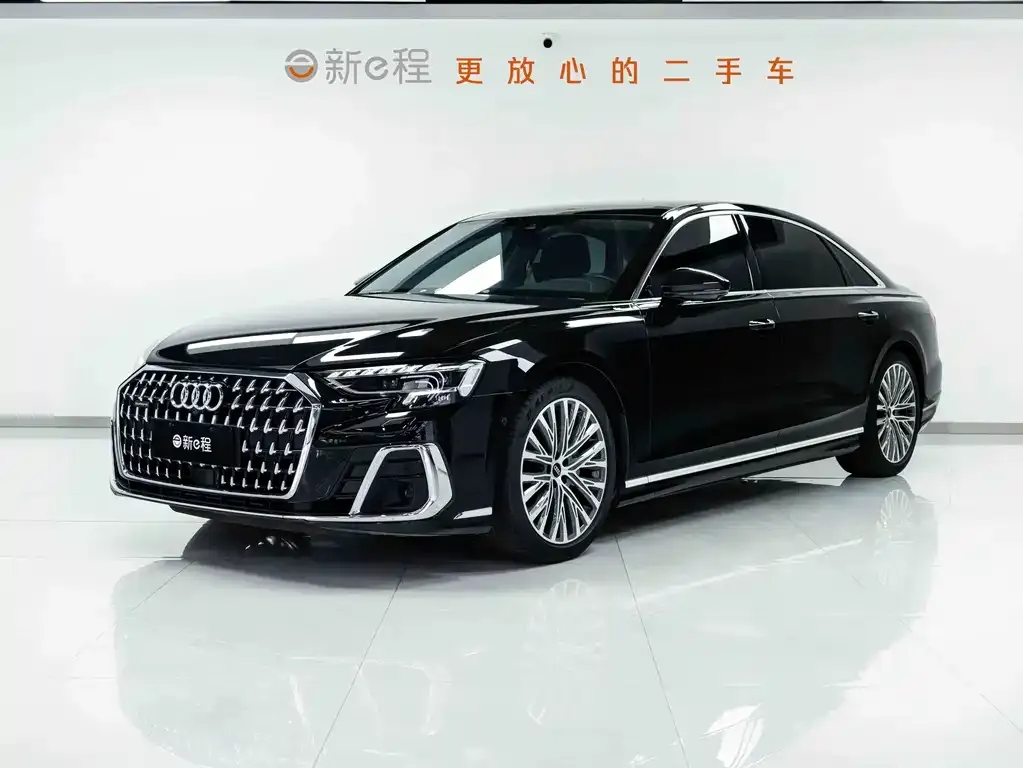 Audi A8 — фото 1