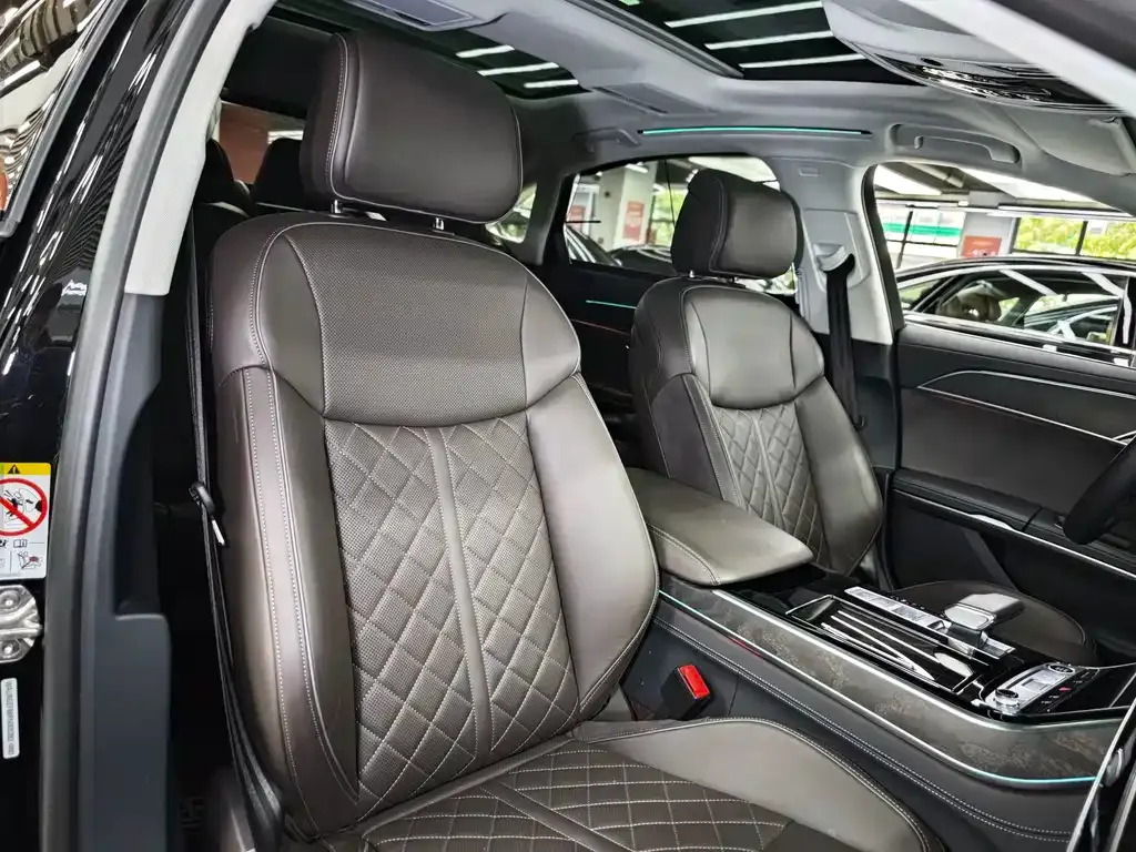 Audi A8 — фото 9