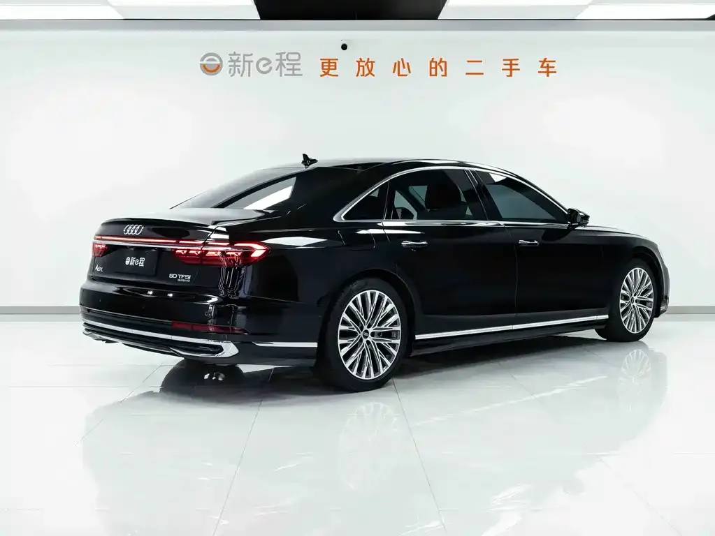 Audi A8 — фото 4