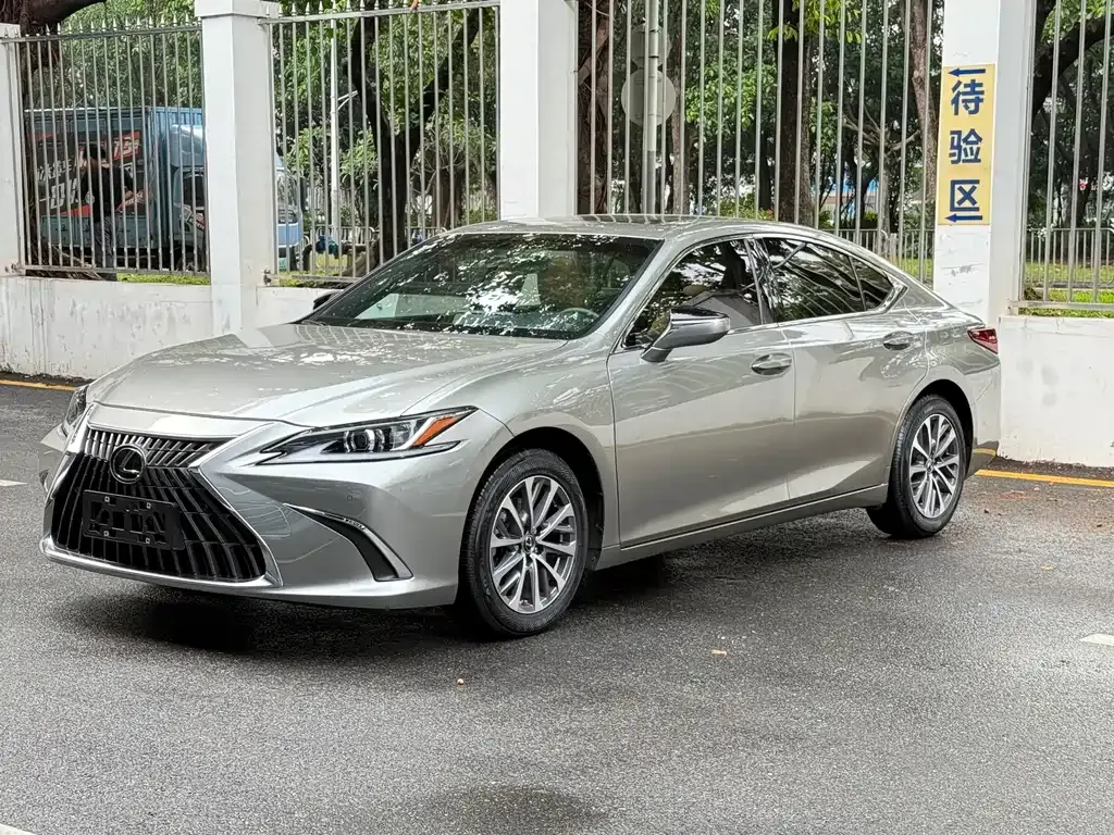 Lexus ES — фото 9