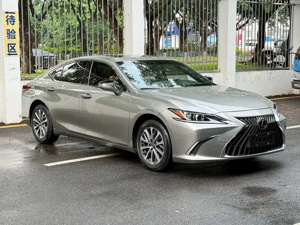Lexus ES — фото 4