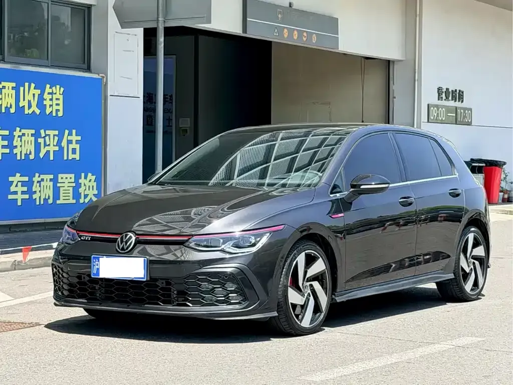Volkswagen Golf GTI — фото 1