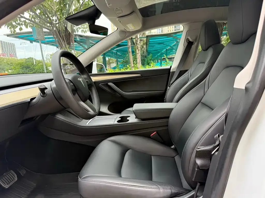 Tesla Model Y — фото 4