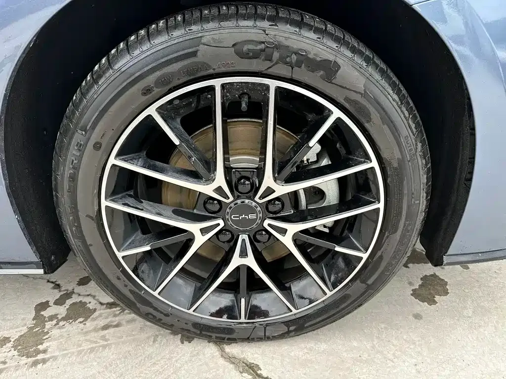 BYD Seal — фото 5