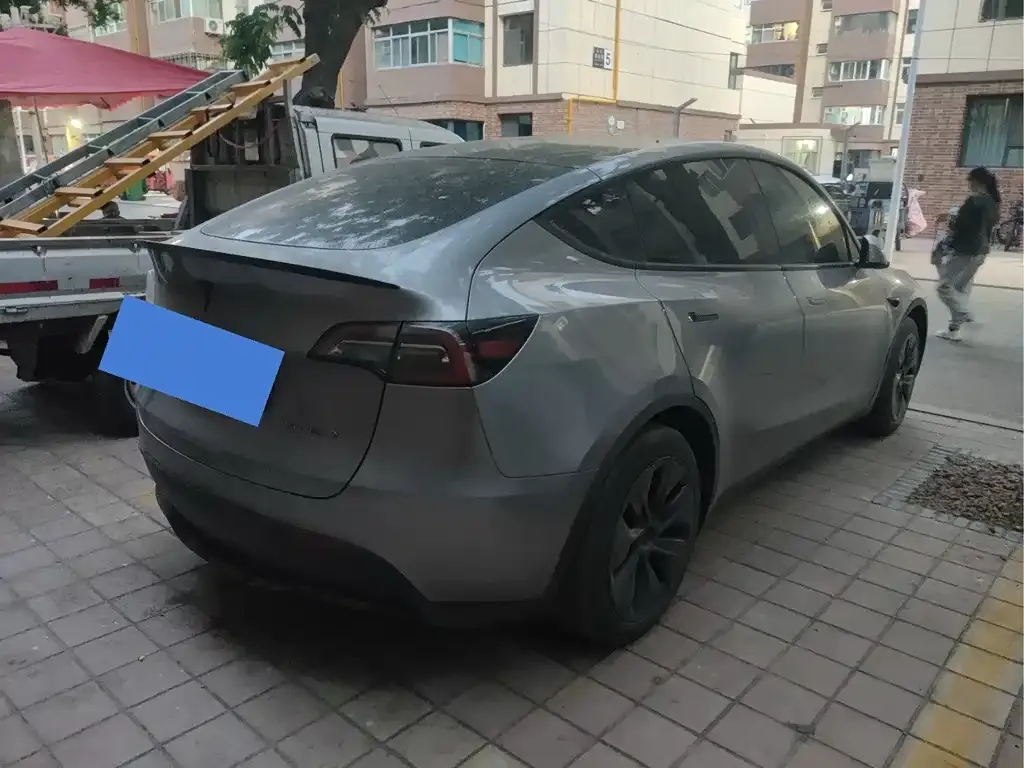 Tesla Model Y — фото 5