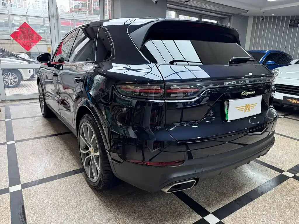 Porsche Cayenne Hybrid — фото 10