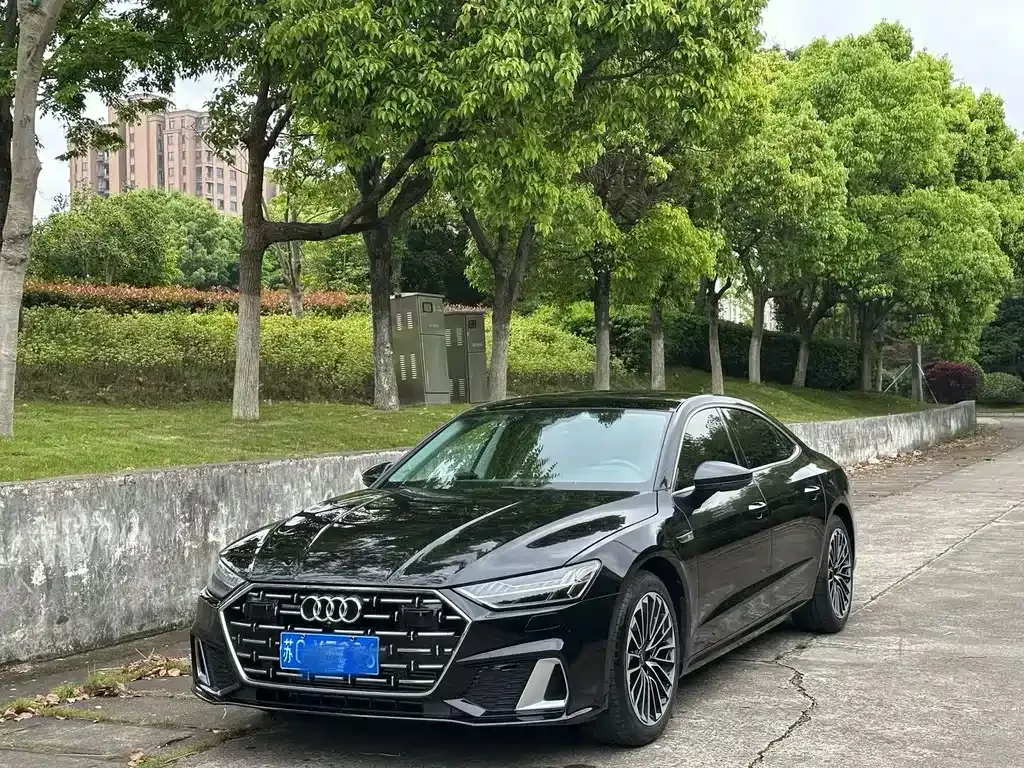 Audi A7L — фото 1