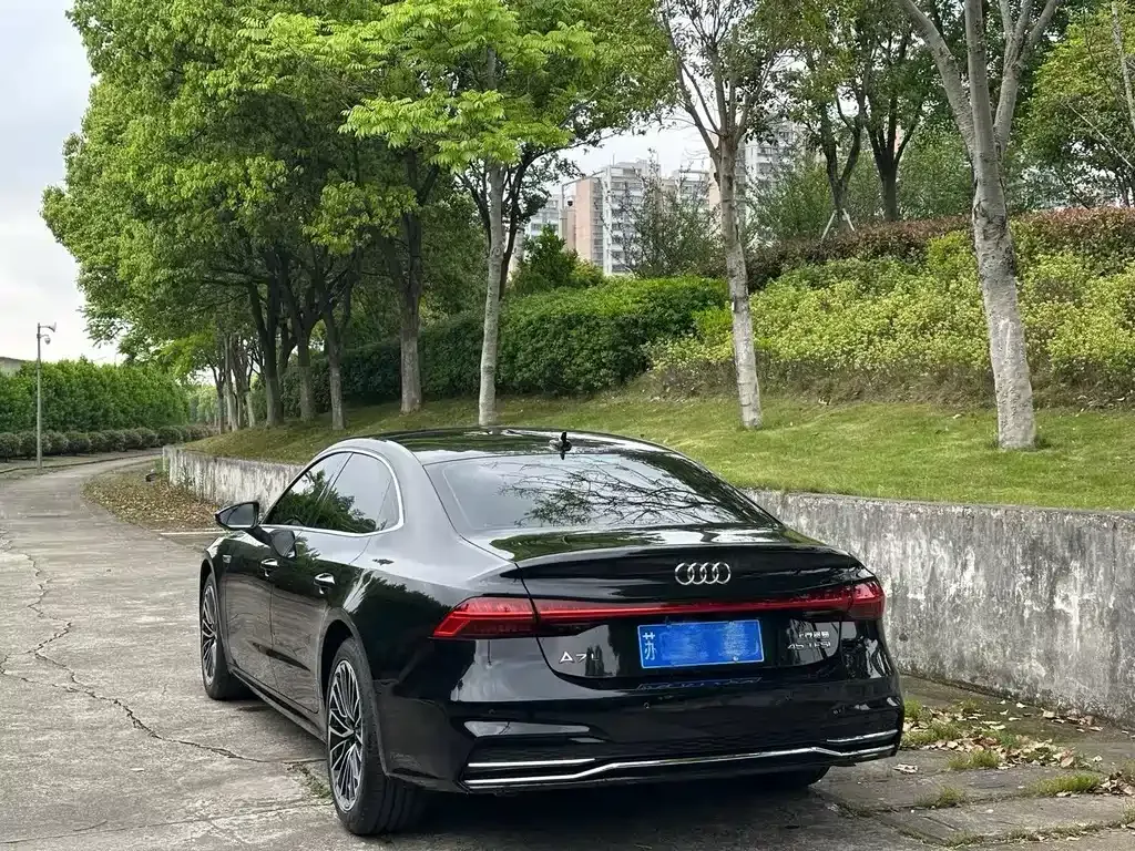 Audi A7L — фото 8