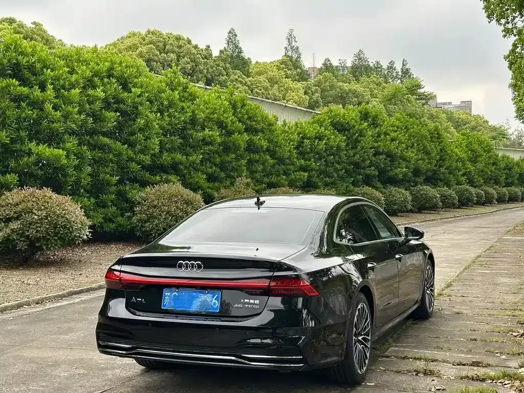Audi A7L — фото 6