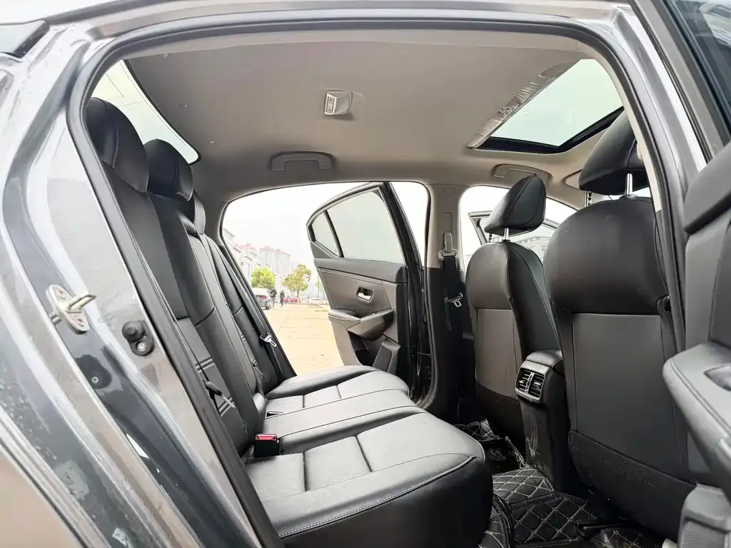 Nissan Sylphy 2023 из CN, фото 2
