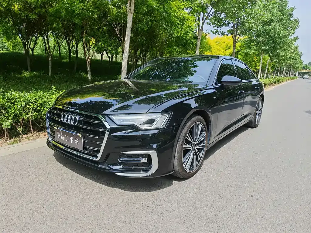 Audi A6L — фото 1