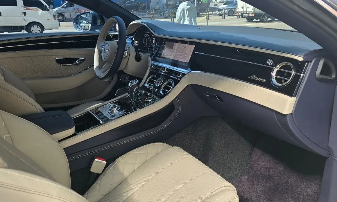 Bentley Continental 2023 из KR, фото 9