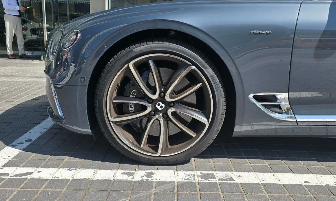 Bentley Continental 2023 из KR, фото 3