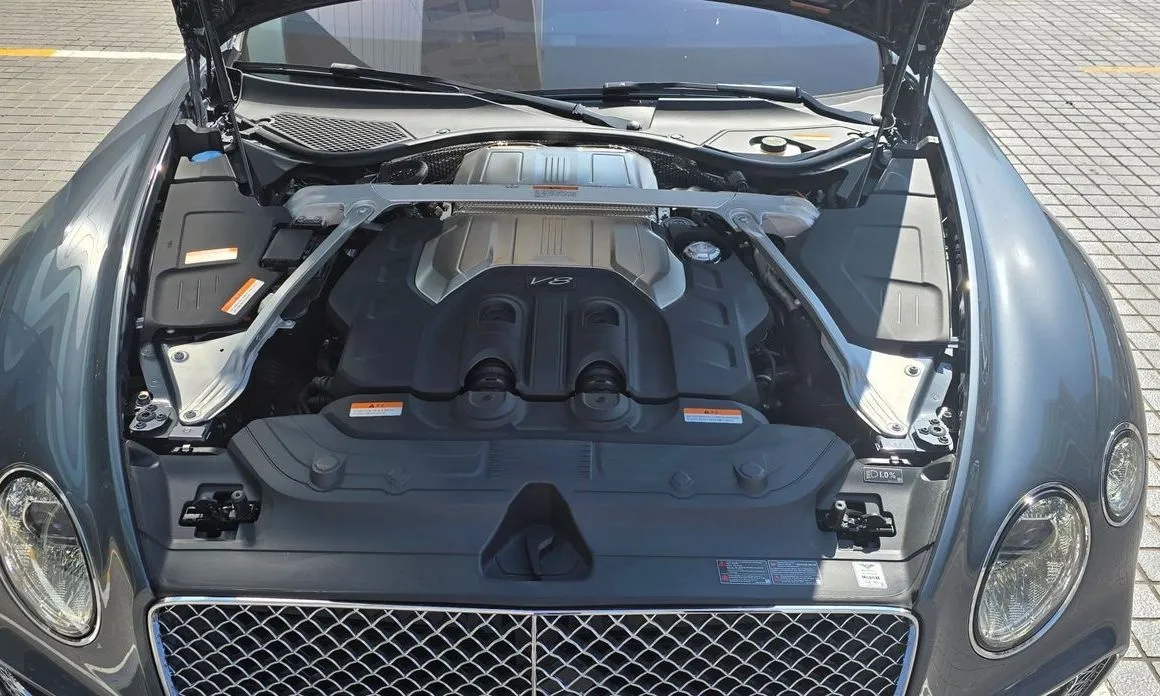 Bentley Continental 2023 из KR, фото 4