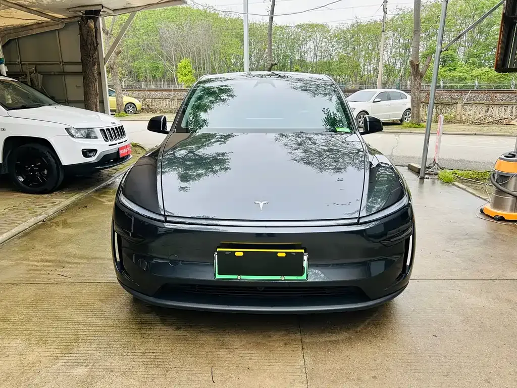 Tesla Model Y — фото 4