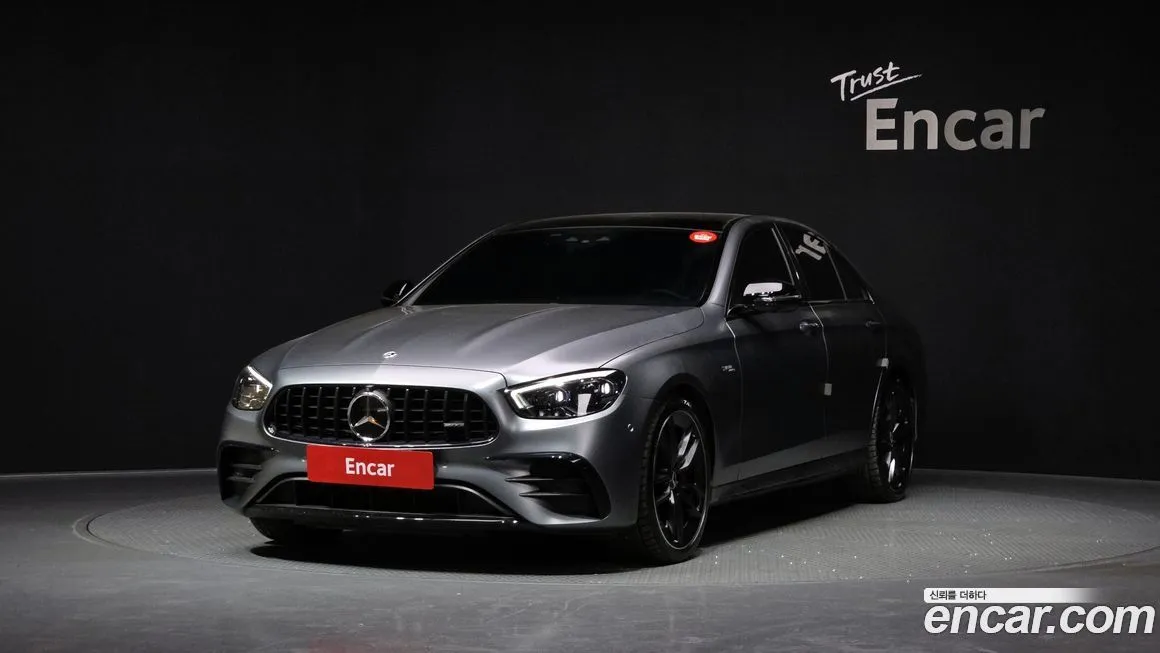 Mercedes-Benz E-Class — фото 1