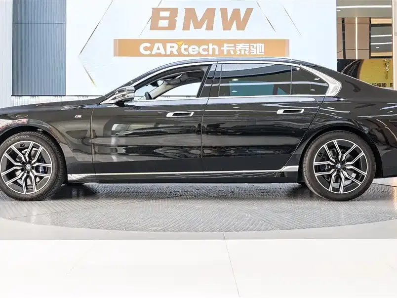 BMW 7 Series — фото 2
