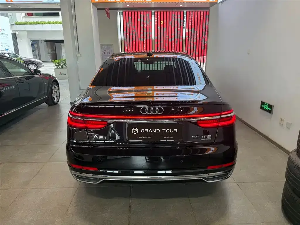 Audi A8 — фото 5