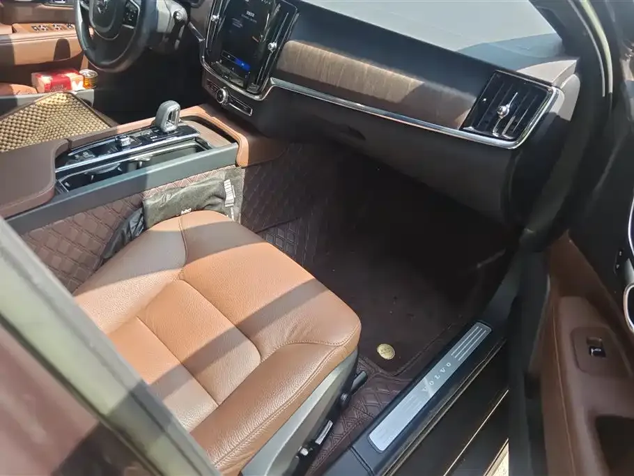 Volvo V90 2023 из CN, фото 3