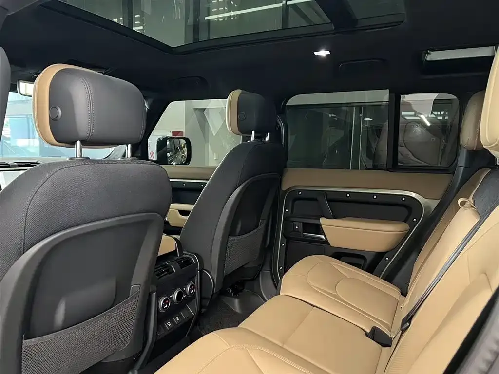 Land Rover Defender — фото 9