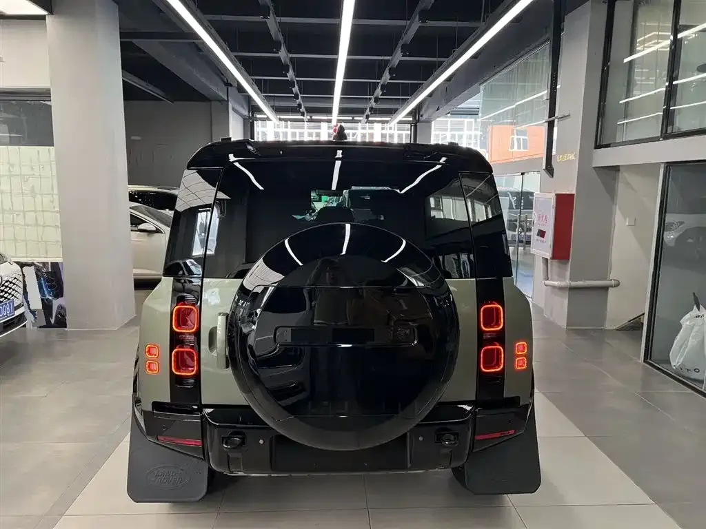 Land Rover Defender — фото 5