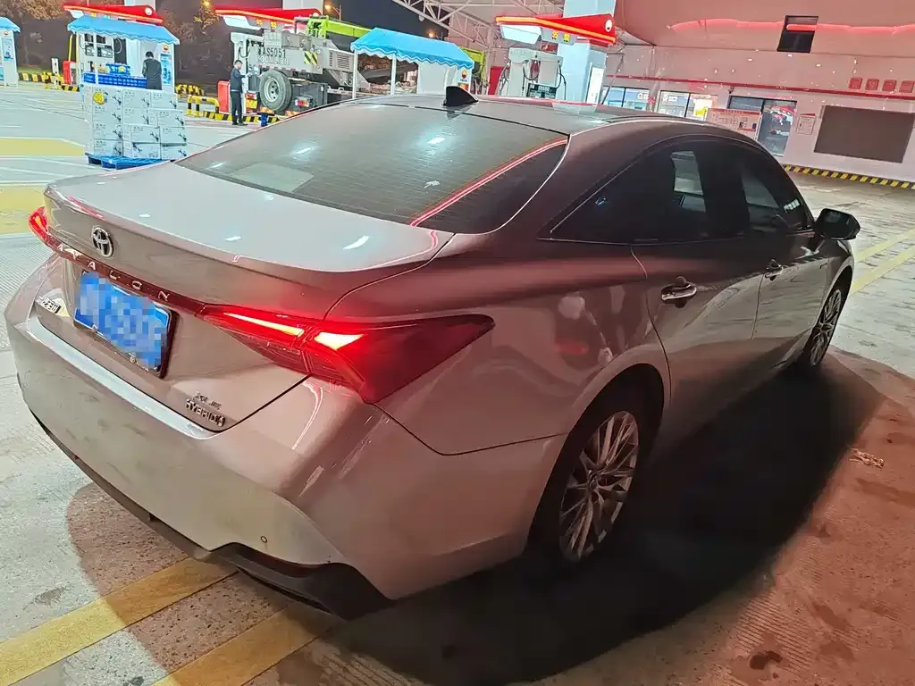 Toyota Avalon — фото 10