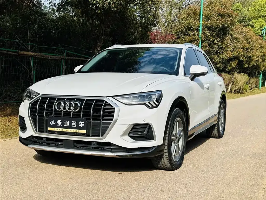 Audi Q3 — фото 1