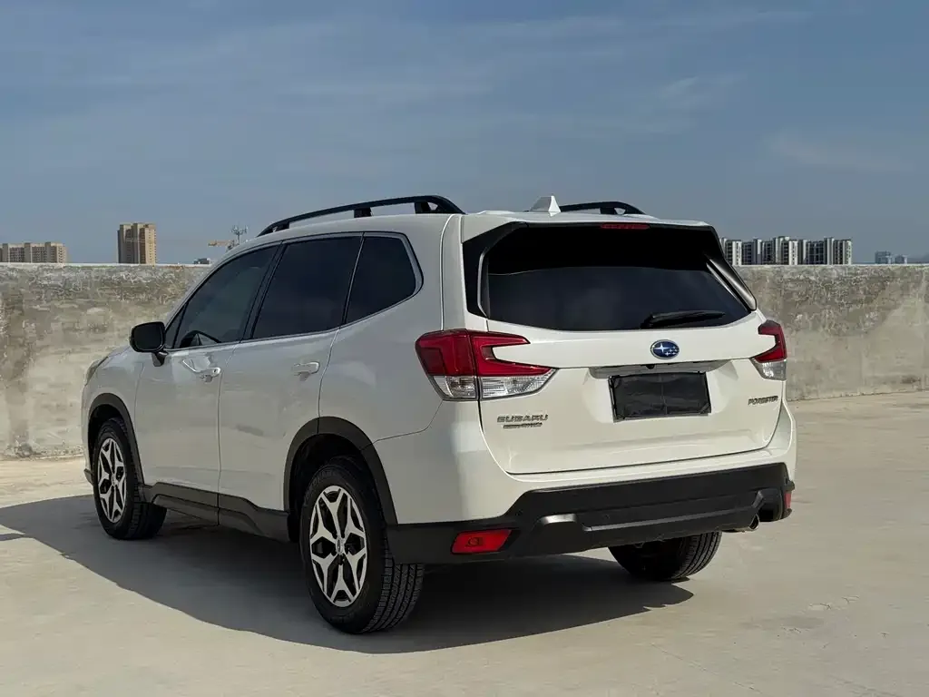 Subaru Forester — фото 6