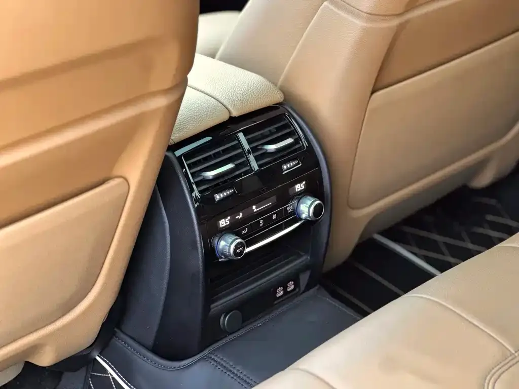 BMW 5 Series (Import) 2023 из CN, фото 10