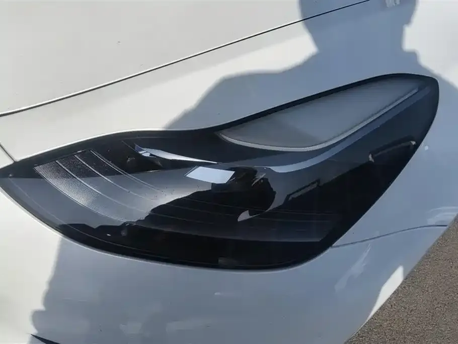 Tesla Model 3 — фото 3
