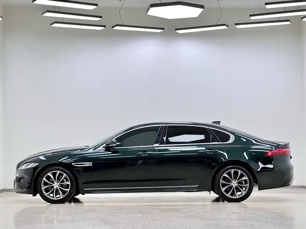 Jaguar XFL — фото 6
