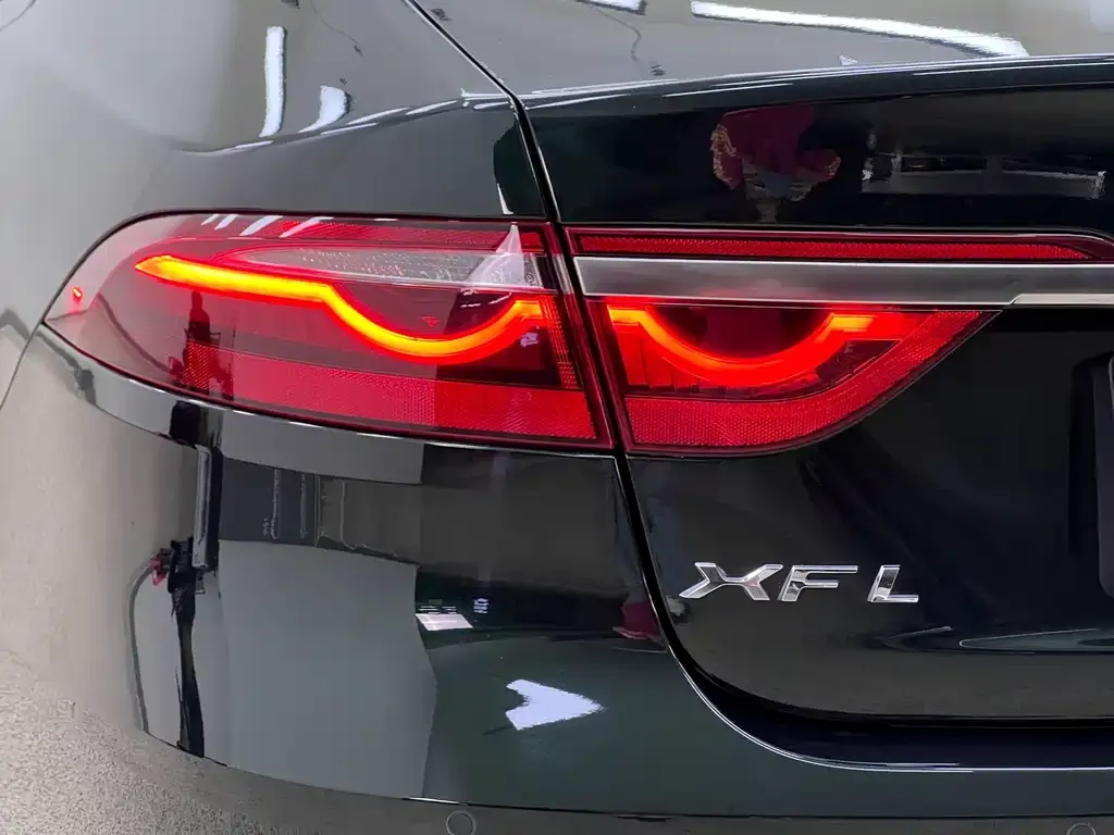 Jaguar XFL — фото 2