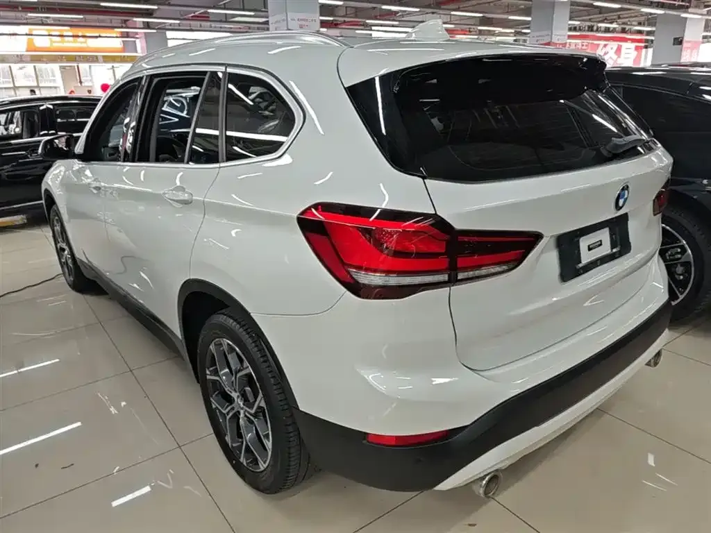 BMW X1 — фото 10