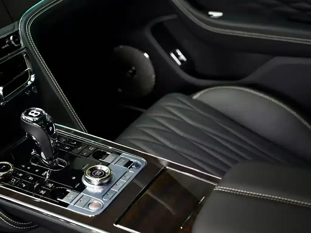Bentley Flying Spur PHEV 2022 из CN, фото 4