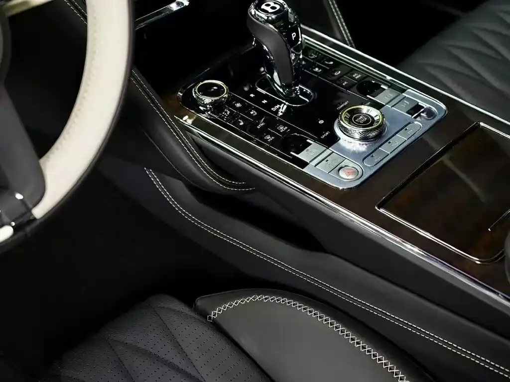 Bentley Flying Spur PHEV 2022 из CN, фото 9