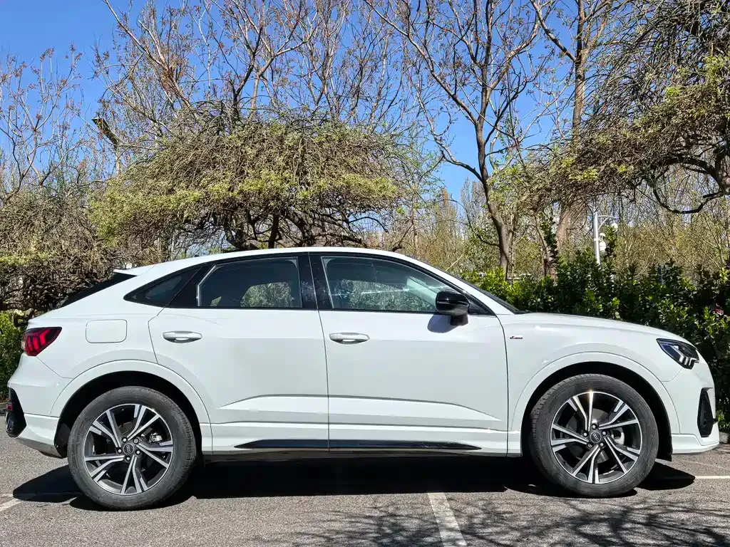 Audi Q3 Sportback — фото 9