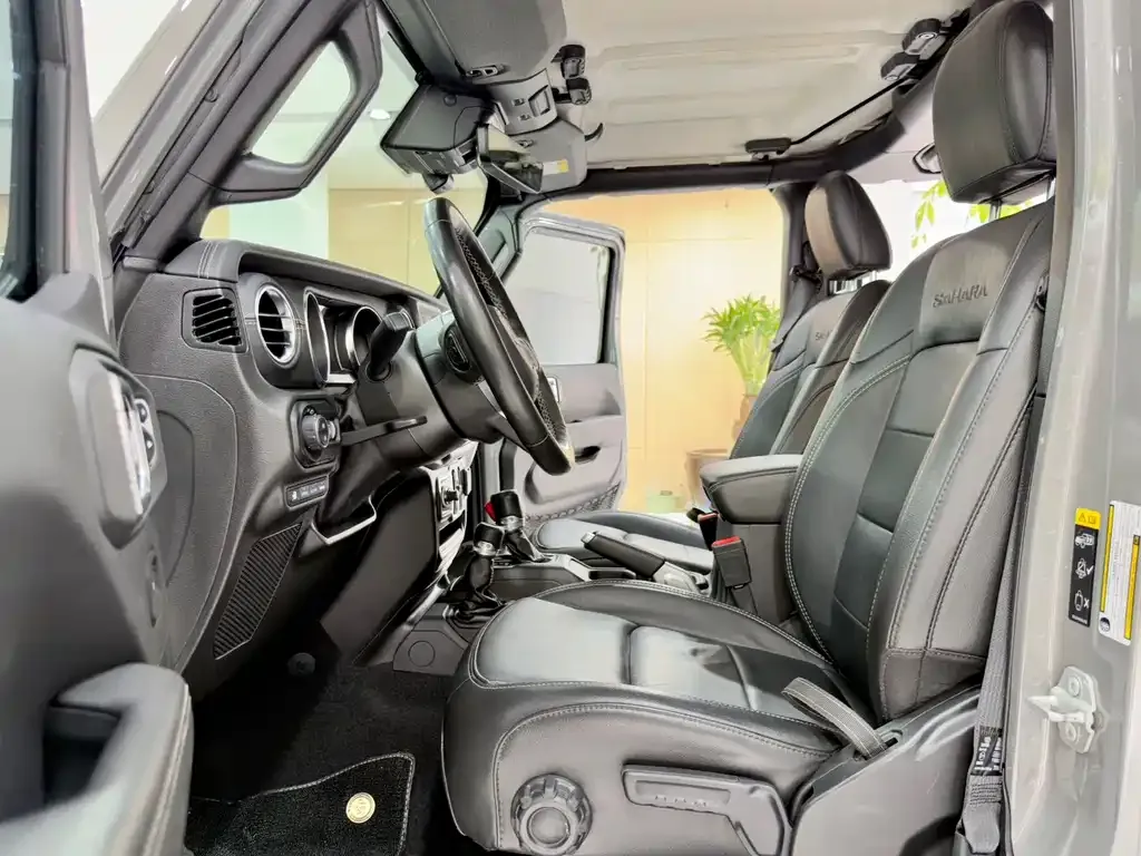 Jeep Wrangler PHEV 2022 из CN, фото 9