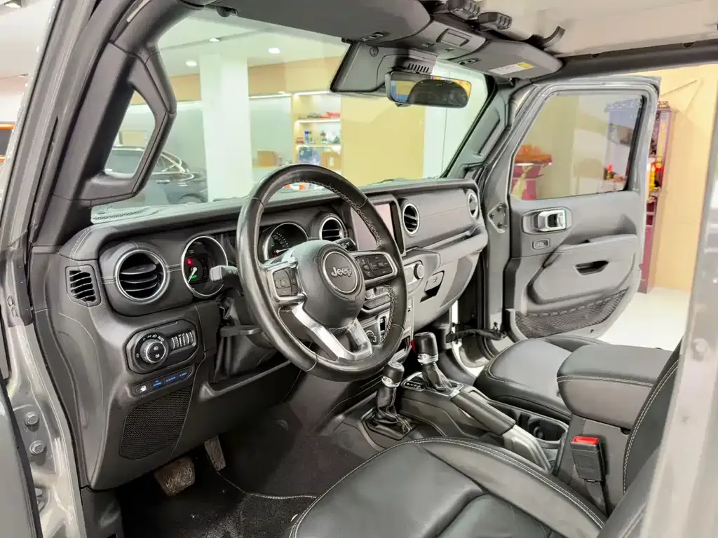 Jeep Wrangler PHEV 2022 из CN, фото 3